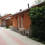 Izabella Panzio Bed & Breakfast 2*